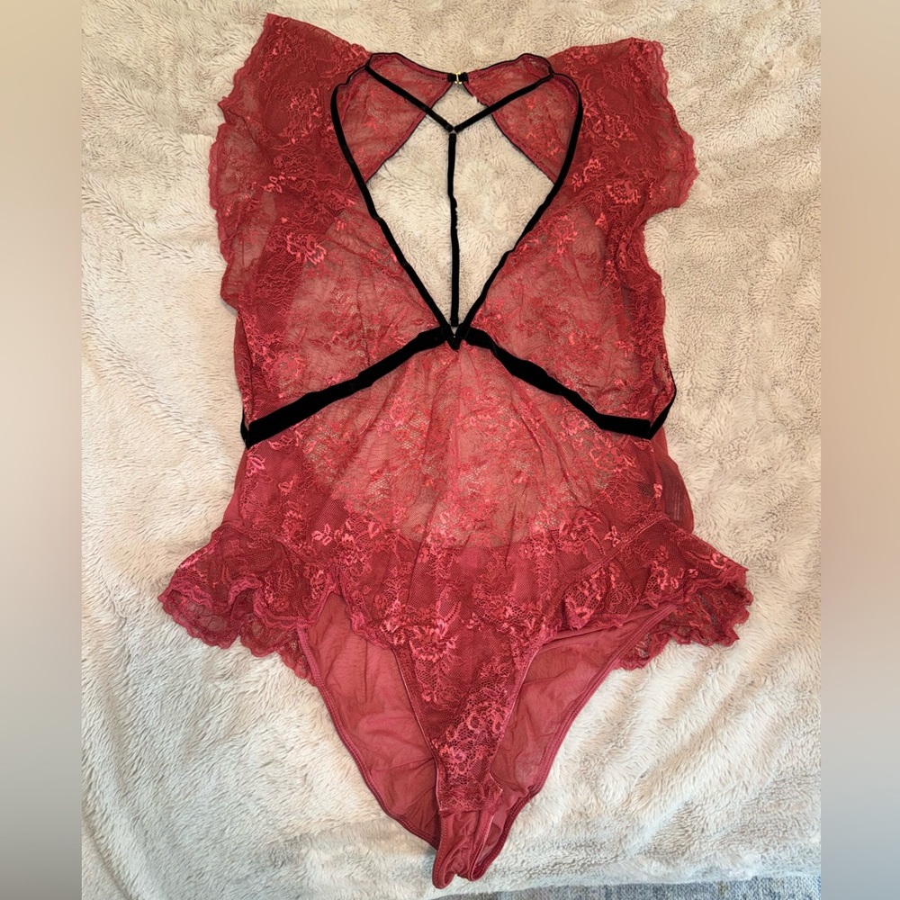 4x (3x) Red Lace Lingerie Bodysuit with Open Back